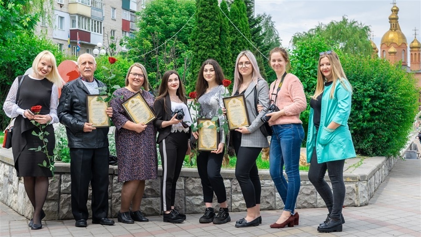 У Жмеринці представників ЗМІ привітали з професійним святом: фоторепортаж