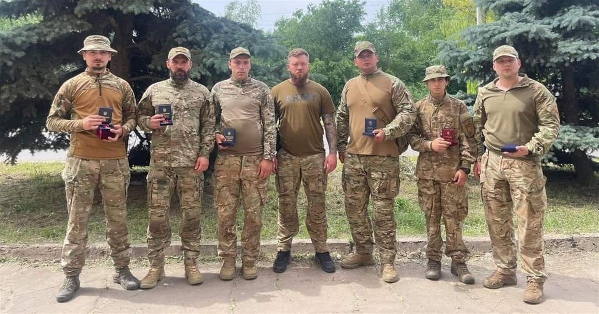 Доброволець з Бучі отримав відзнаку за сприяння обороні Києва (фото)