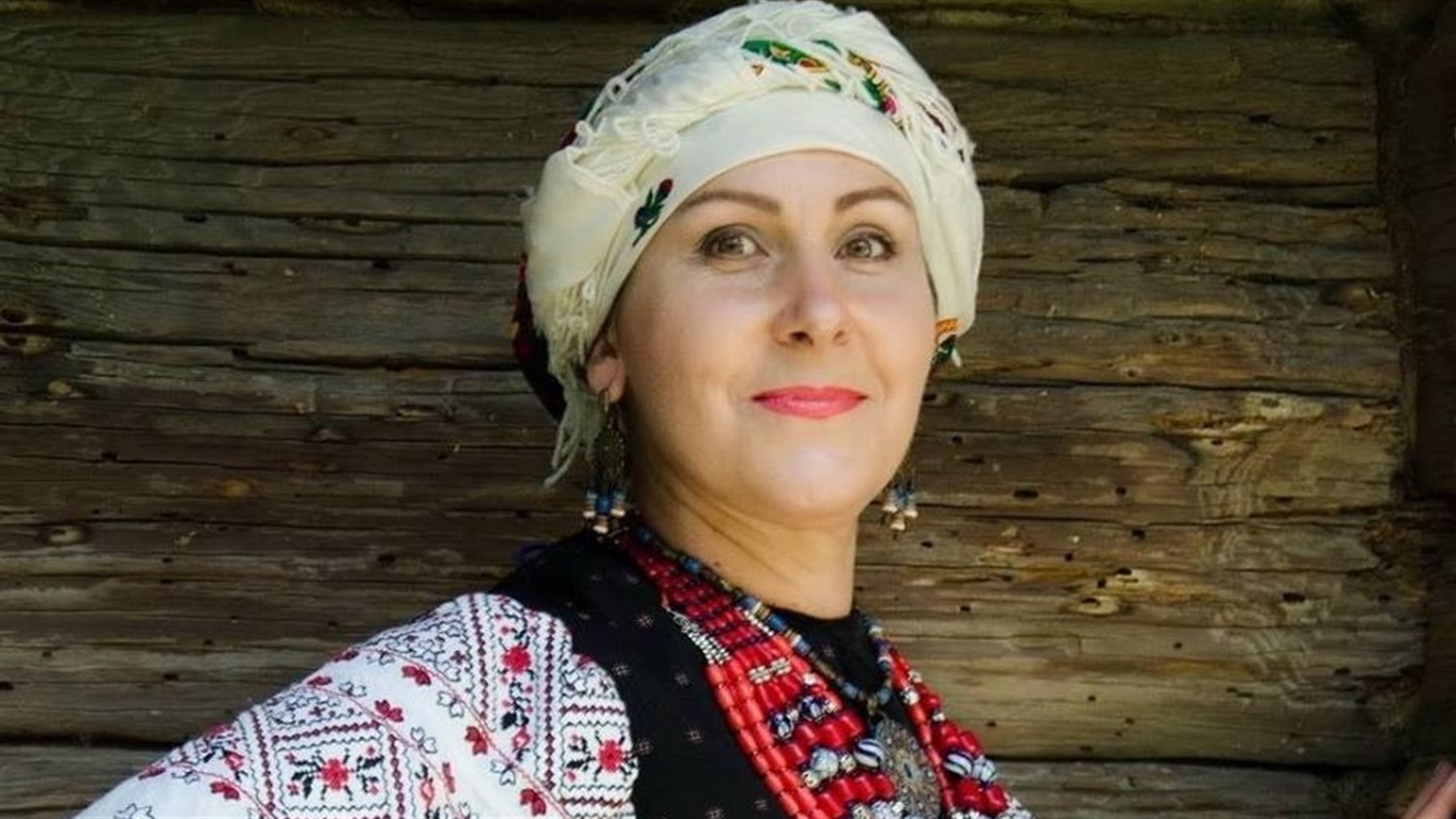 Переселенка Тетяна Войтюк мріє відновити на Донеччині українські традиції у виготовленні прикрас