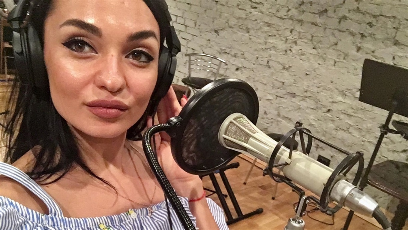 Лолита Мощенко из Мелитополя записала песню в киевской студии звукозаписи после Златы Огневич