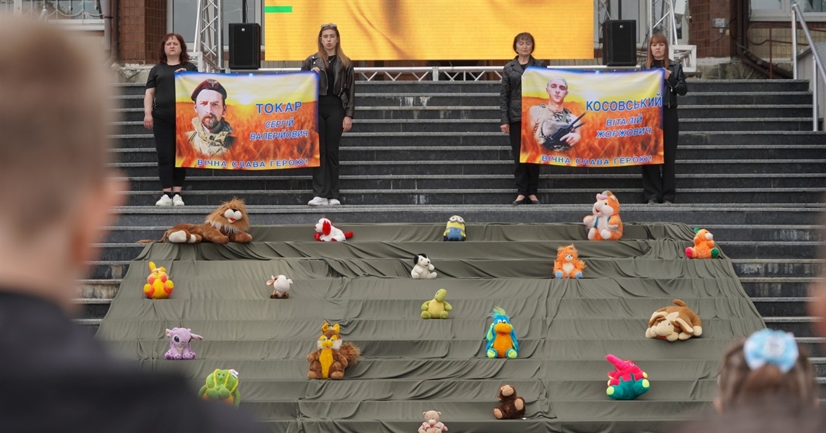 Громада вшанувала пам'ять захисників Сергія Токаря та Віталія Косовського