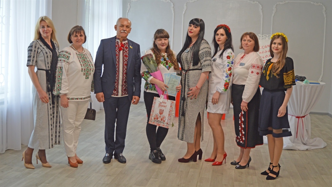 У Переяславі новонародженим двійнятам подарували вишиванки