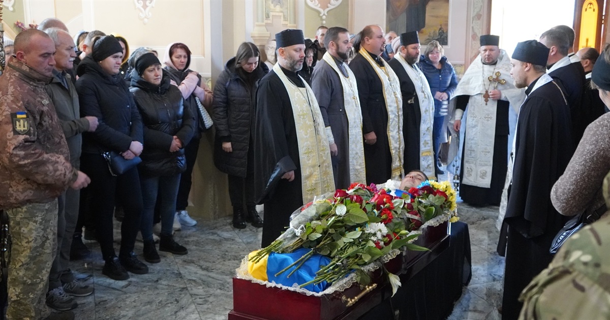 Без батька залишилася піврічна донька: у Переяславі попрощалися з молодим воїном Богданом Янутою