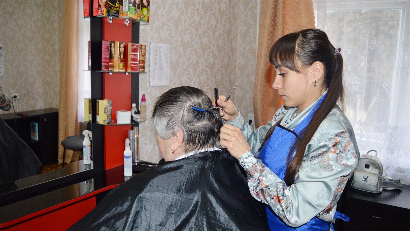 Недорого підстригтися, поремонтувати одяг та взуття. Хто і де може отримати ці послуги у Корюківці?