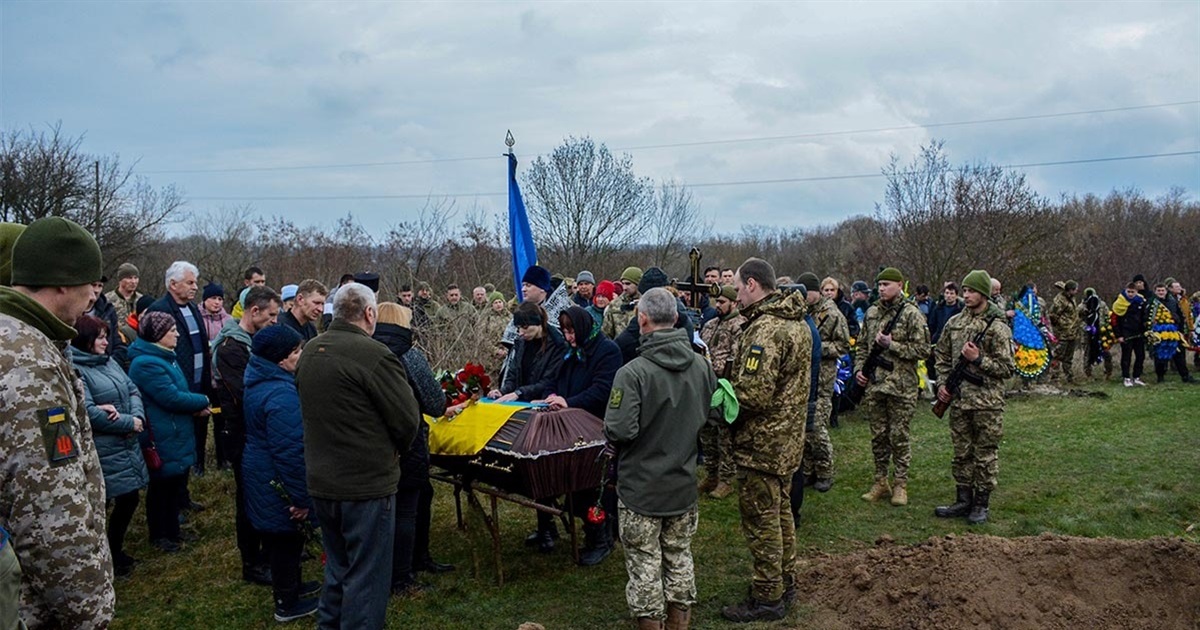 У Зеленому Яру провели в останню дорогу Ігоря Кротика. Він бив загарбників на Луганщині