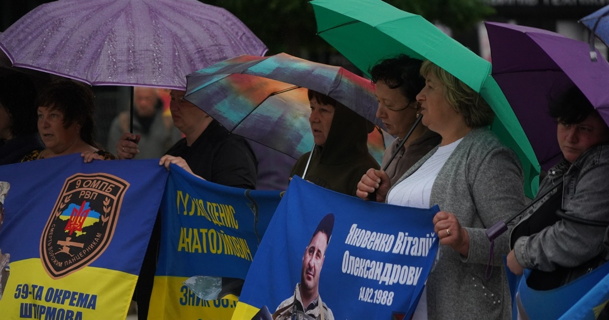 Молитва серед хмар: історії городоччан, які чекають зниклих безвісти воїнів