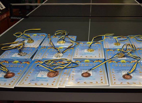 Юнацький чемпіонат області з тенісу назвав переможців