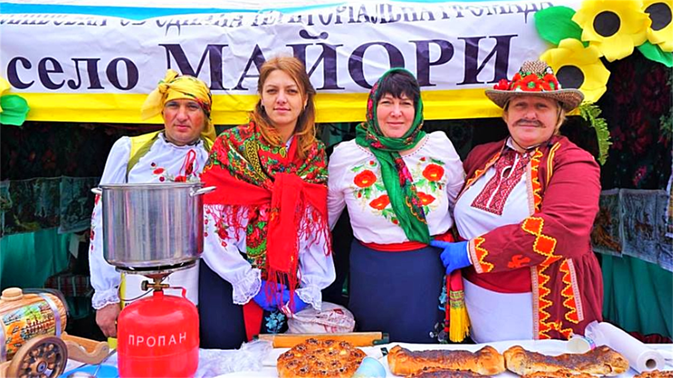 Майорівські активісти: хто вони, чому допомагають та вболівають за рідне село