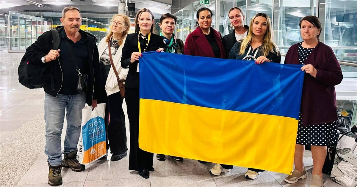 МЗС евакуювало 16 українців із Близького Сходу до Варшави. Що відомо