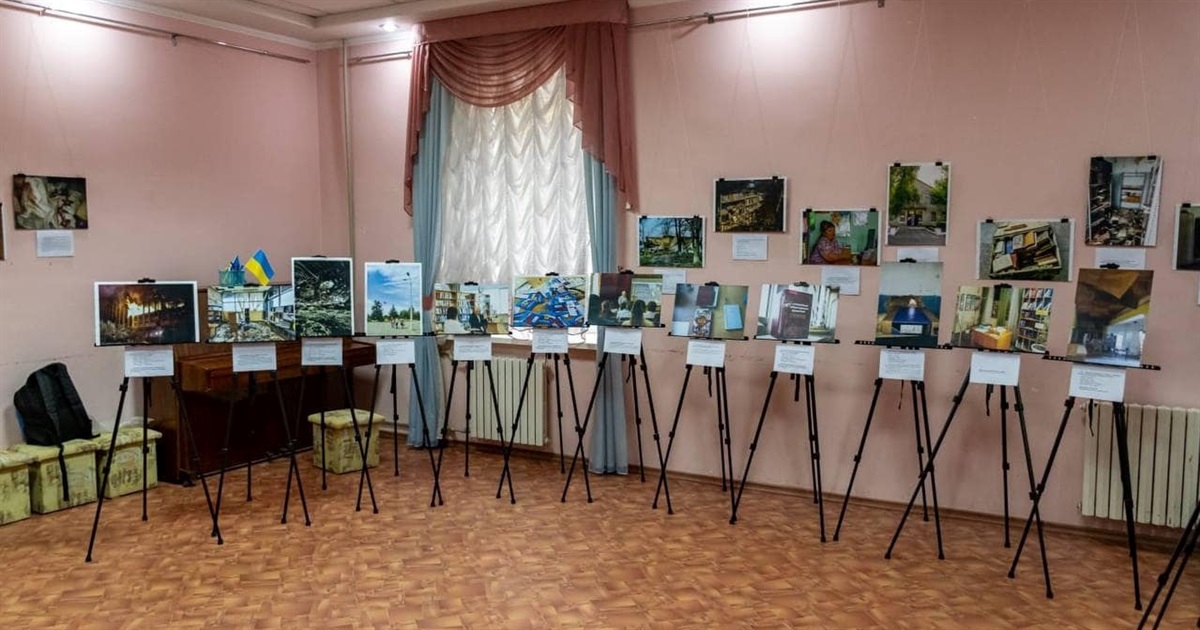 Як окупанти знищують бібліотеки на Херсонщині