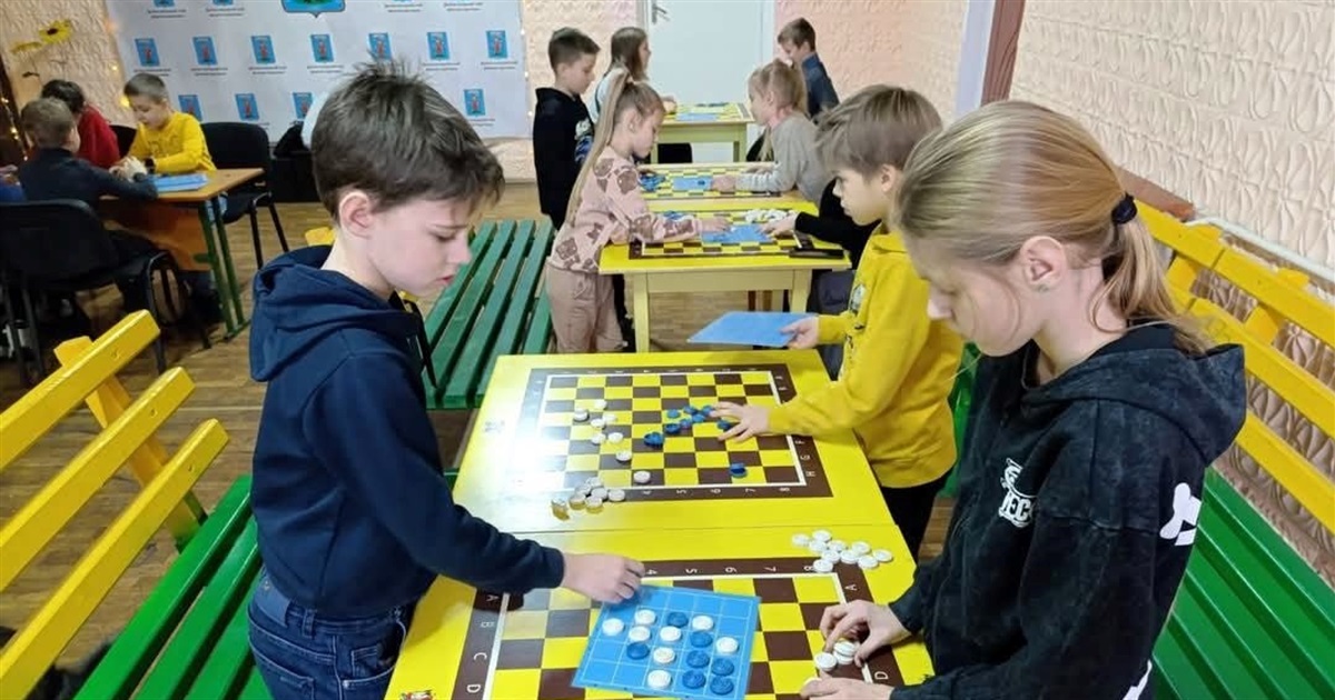 Інтелектуальна гра для дітей: Відкритий турнір зі зворотних шашок у Звягелі