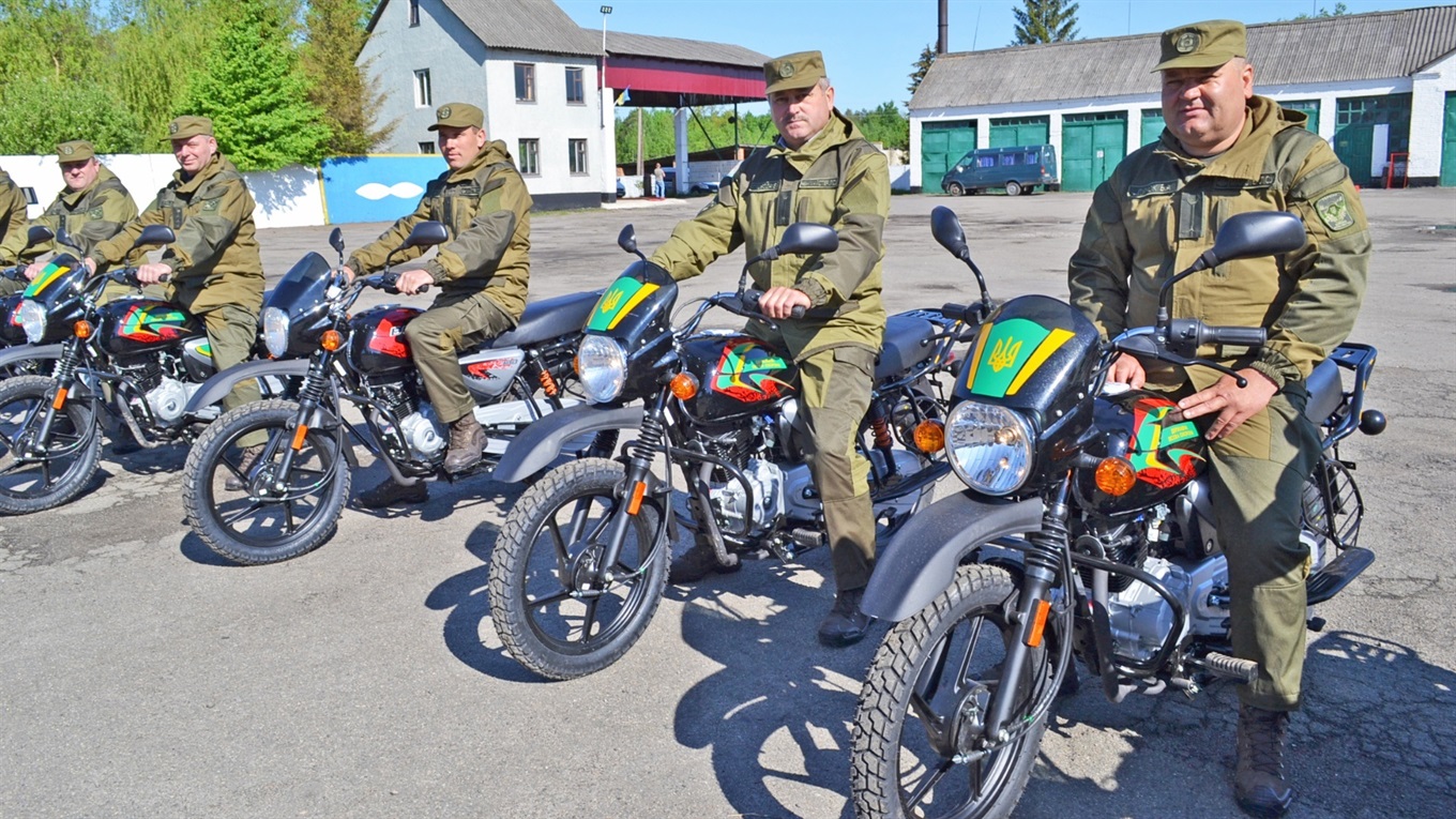 Є така професія – ліс захищати. У Володимирецькому держлісгоспі відтепер охоронятимуть на мотоциклах