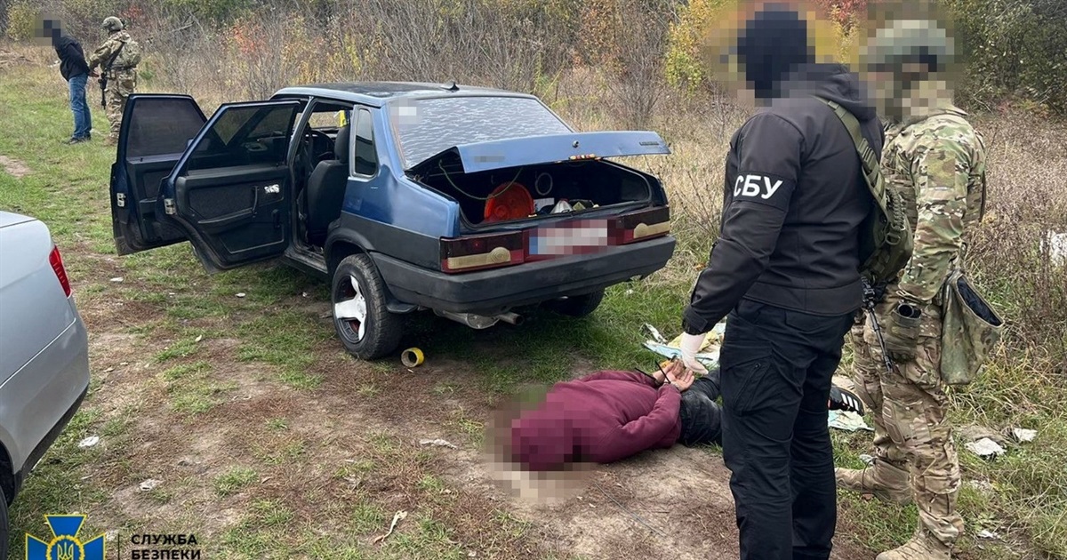 Затримано двох жителів Житомирщини, які торгували "трофейними" засобами ураження
