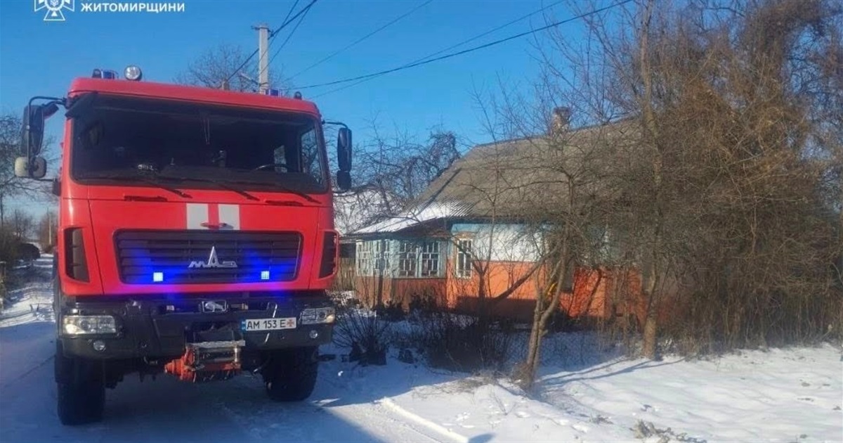 Під час гасіння пожежі у Звягелі рятувальники виявили тіло жінки