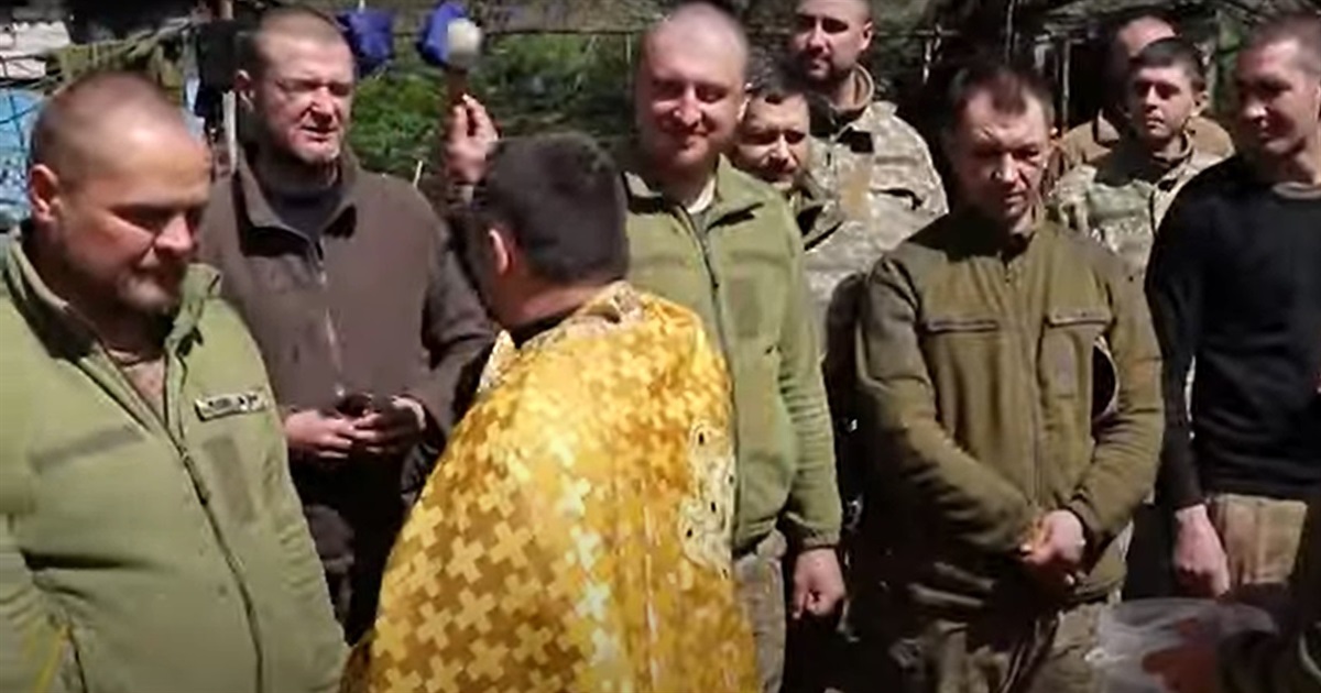 Як відзначають Великдень у 30 ОМБр: відео