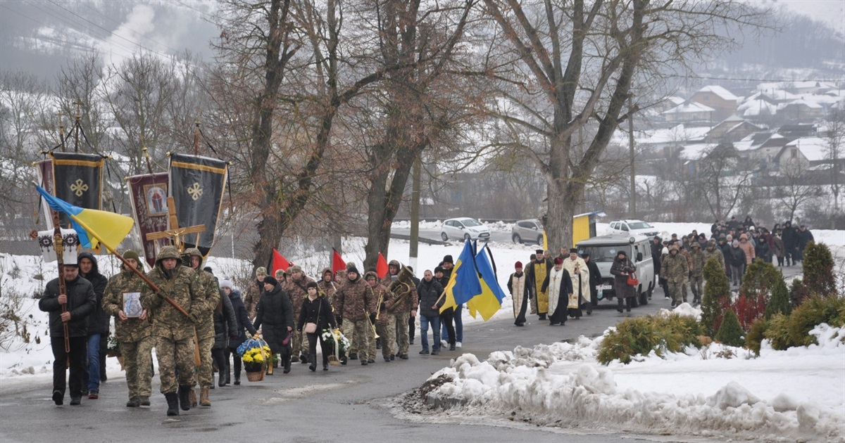 Містечко Буданів віддало останню шану померлому воїну-односельчанину