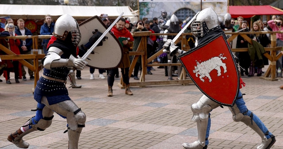 У Звягелі запрошують дітей та підлітків у гурток Середньовічного бою: стань справжнім лицарем