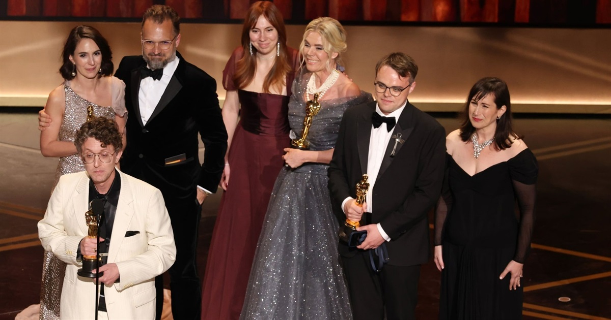 "Оскар-2026" отримав фільм про російського вчителя. Про що стрічка "Містер Ніхто проти Путіна"