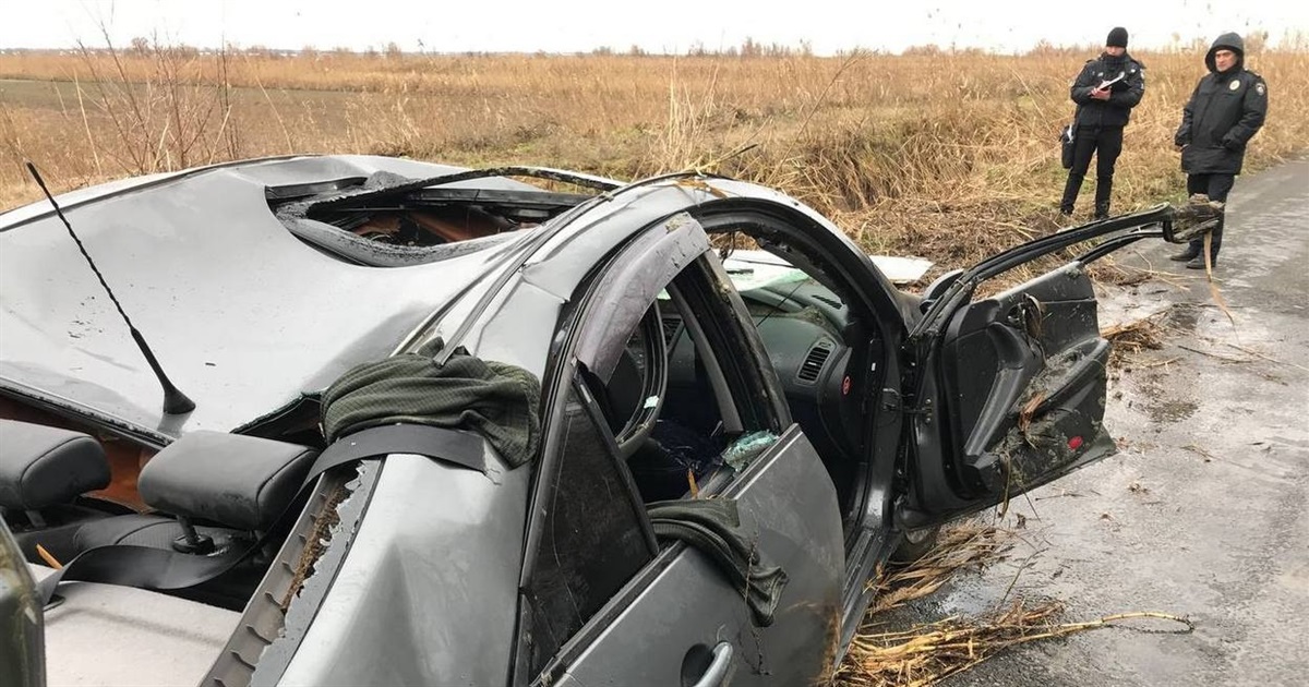 Под Измаилом случилось смертельное ДТП: авто слетело с дороги, погибли два человека