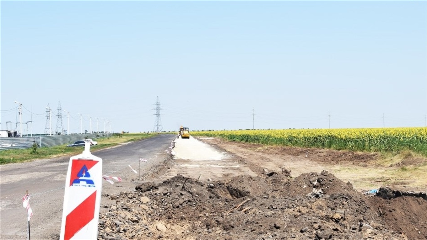 Дорогу з Токмака до Оріхова почали ремонтувати