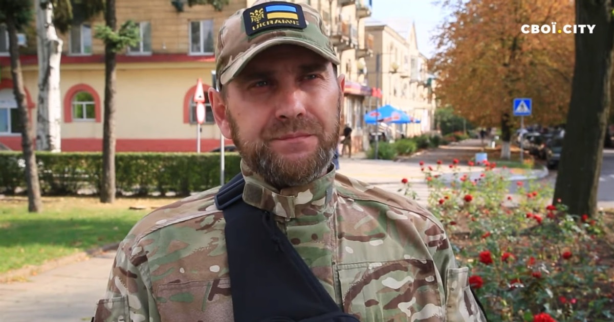 "Бахмут був дуже крутим". Спогади про місто-фортецю від поліцейського Павла Дяченка
