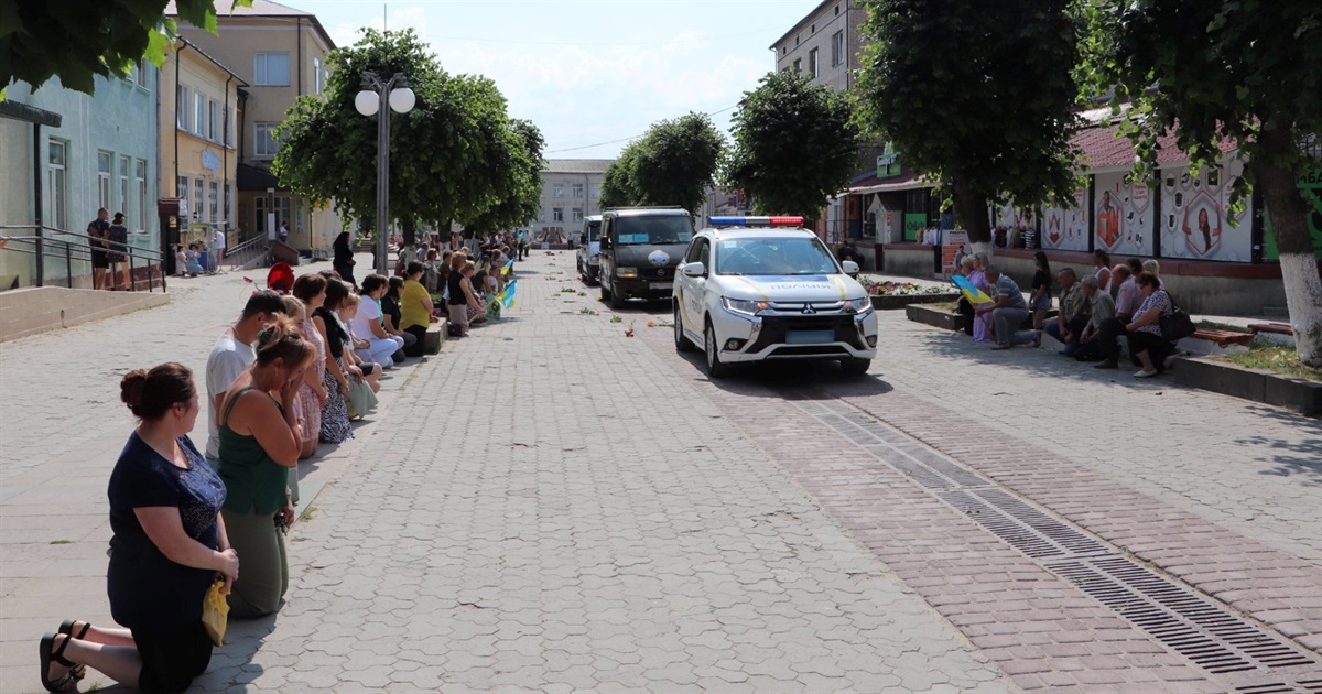 На Чортківщині зустріли тіло загиблого воїна-розвідника Миколи Дитка