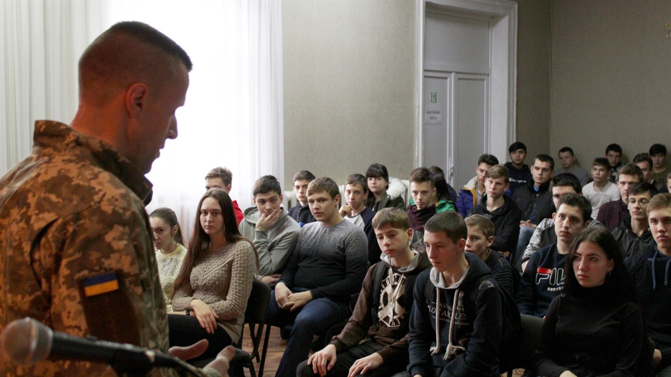 До яких військових навчальних закладів запрошували сватівську молодь на навчання 