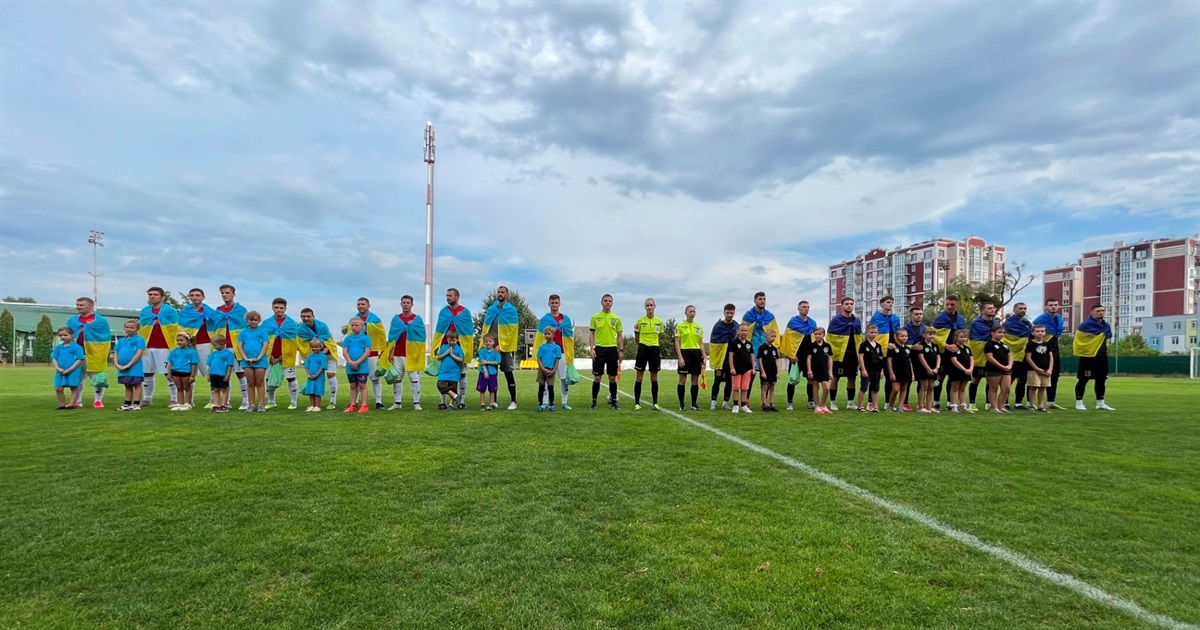 “Мрію не спинити!”: в Гостомелі пройшов футбольний матч та благодійний ярмарок для ВПО