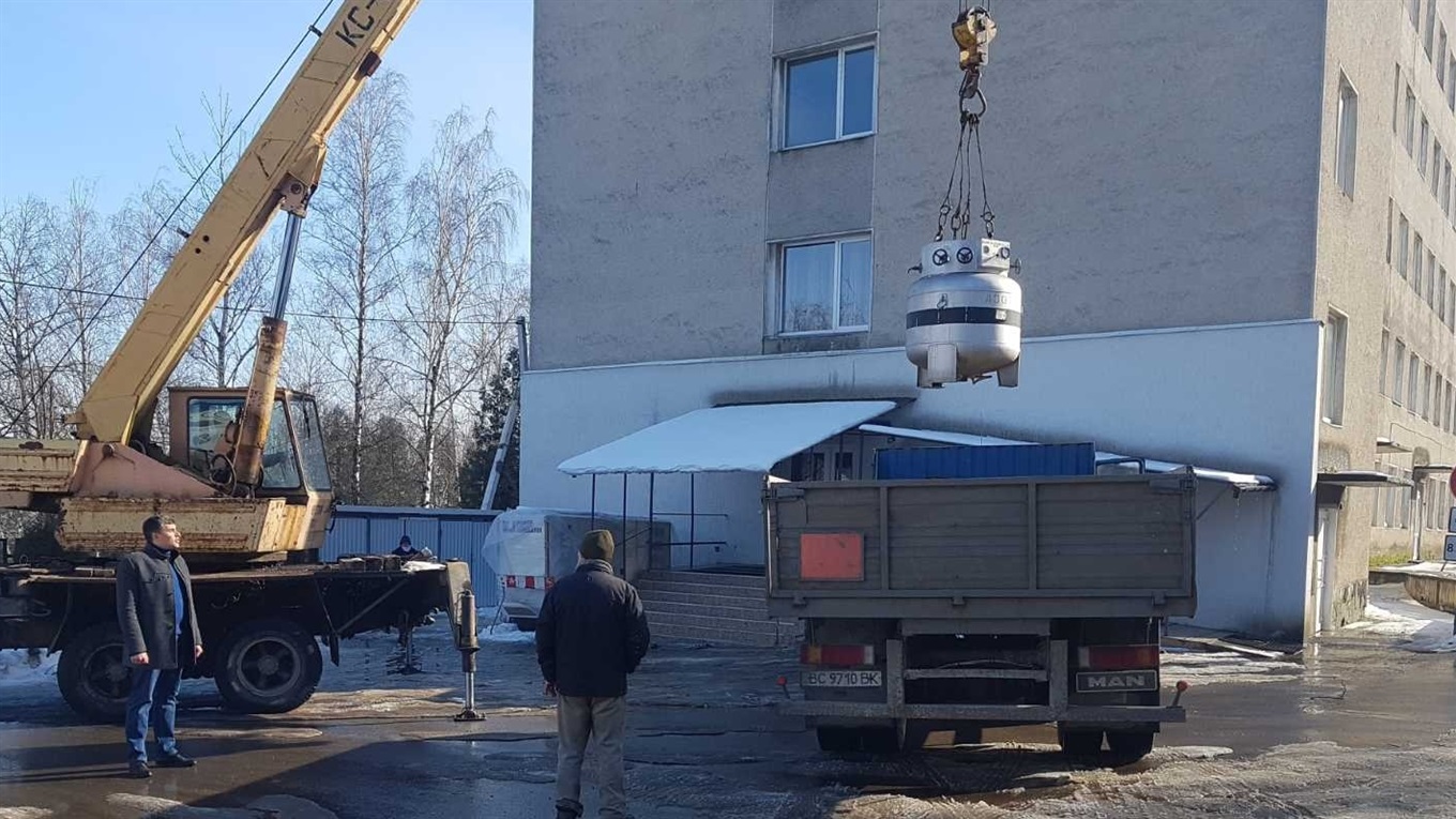 Кіцманська лікарня придбала додаткову кріогенну ємність для кисню, адже існуючих не вистачає