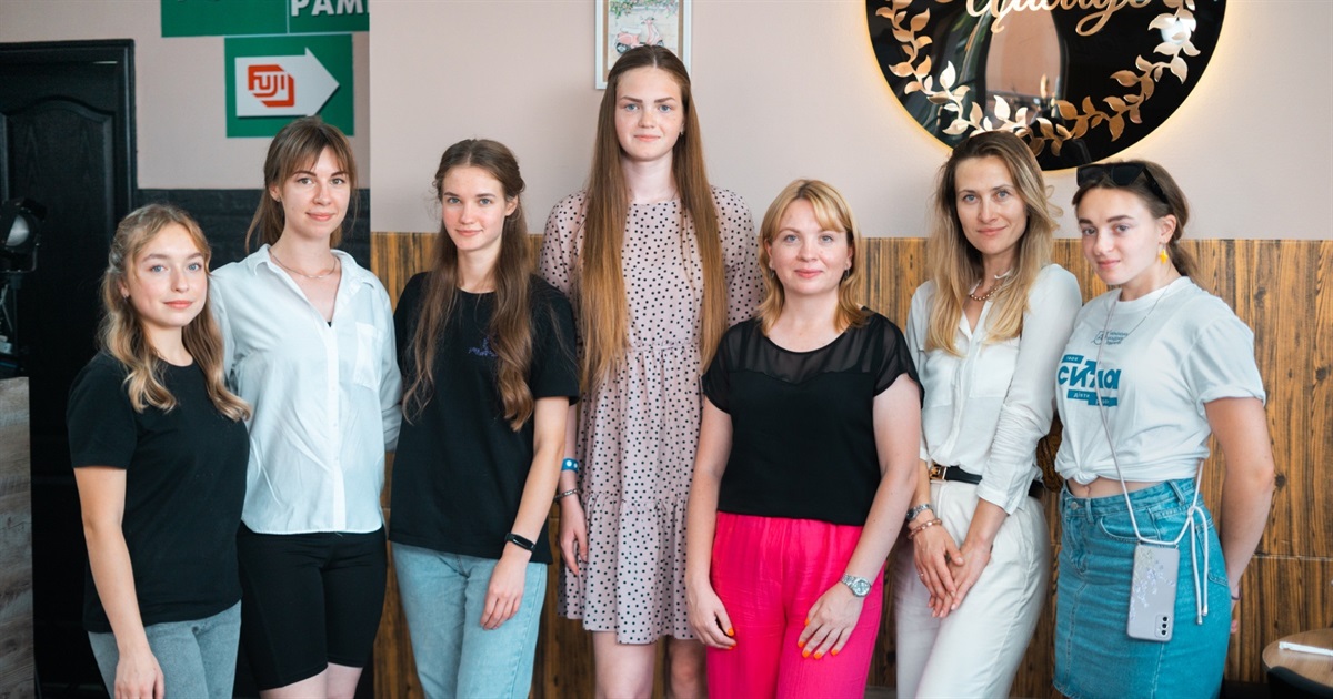 Донати на ЗСУ мають бути щодня, як і кава: у Жмеринці відбувся акустичний вечір