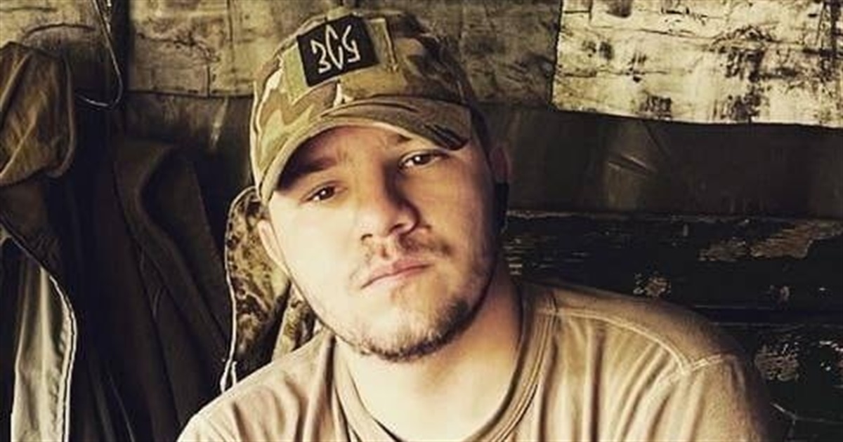 У Запоріжжі проводили в останню путь воїна з Бердянського району Дмитра Романова