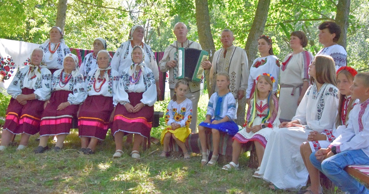Козацька пісня «Ой у полі нивка»: зразковий фольклорний колектив «Берегиня»
