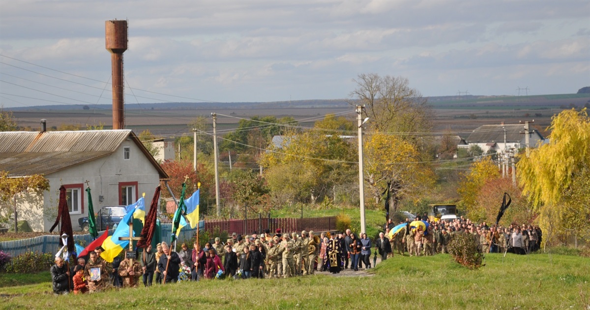 У Пробіжні попрощалися із загиблим інструктором військової справи, уродженцем села Бялуцьким Євгеном