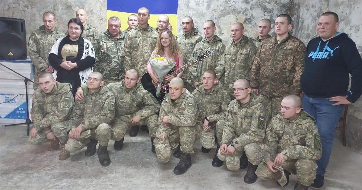 Співачка-волонтерка Христина Панасюк на концерті у Первомайську: Перемога залежить від кожного з нас
