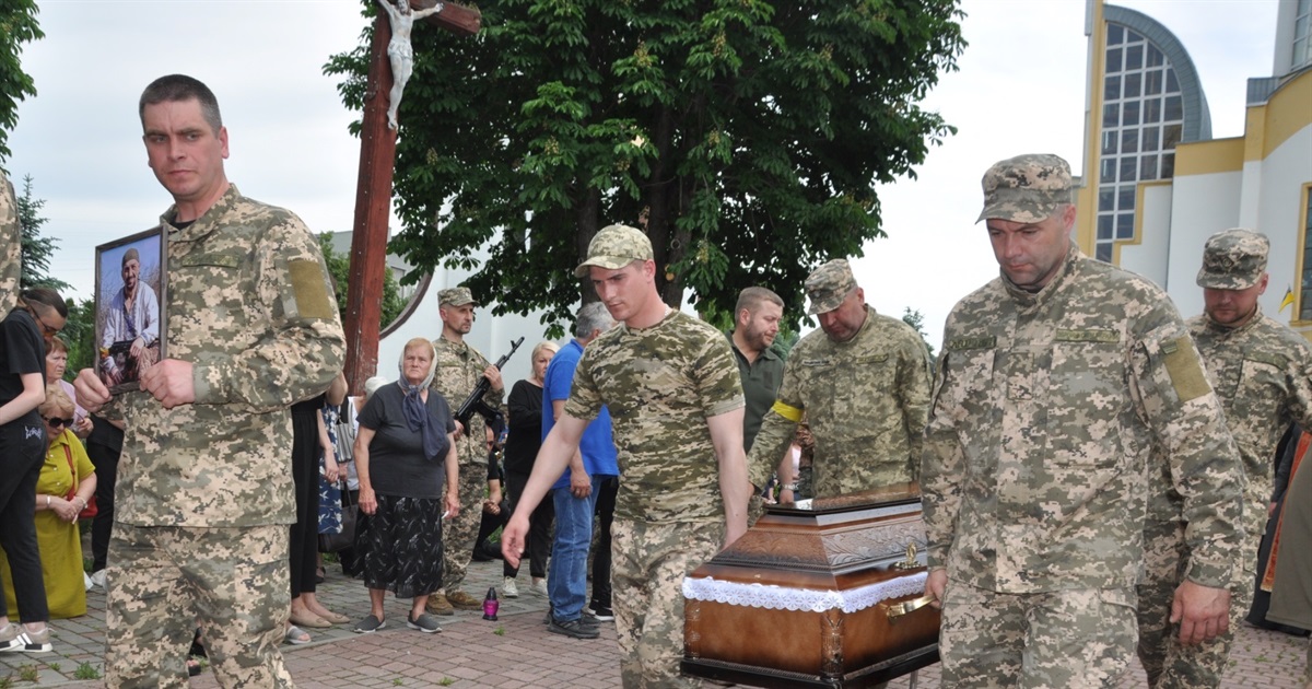 Чортків зустрів тіло загиблого воїна Андрія Гладія, котрий вісім років захищав Україну від рашистів