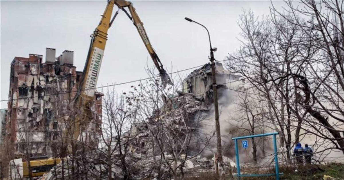 Будинок знесли, а нову квартиру не дають. Як росія "кинула" маріупольців з житлом