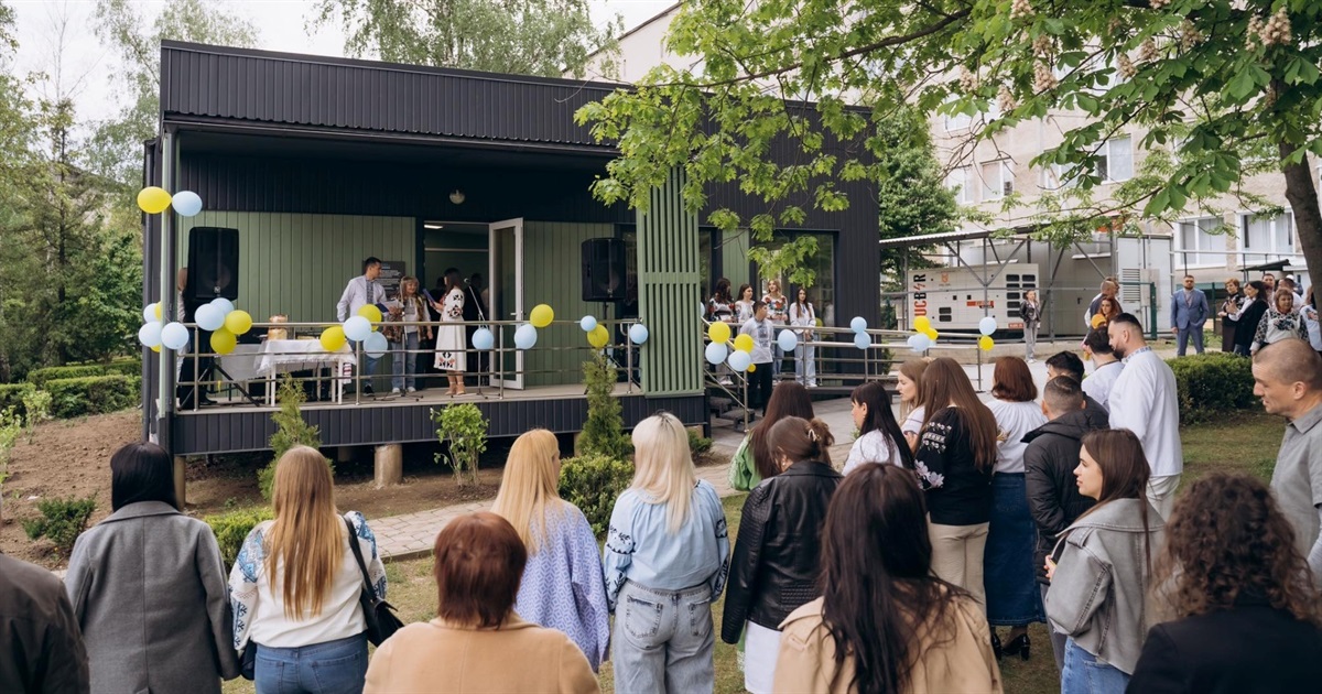 Модульний реабілітаційний будинок відкрили у Кіцмані на території лікарні