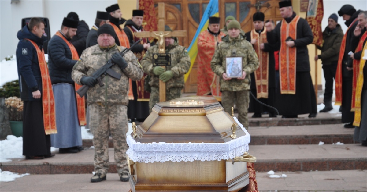 За неповний місяць Чортків зустрічає навколішки другого воїна: "на щиті" повернувся Стецій Василь
