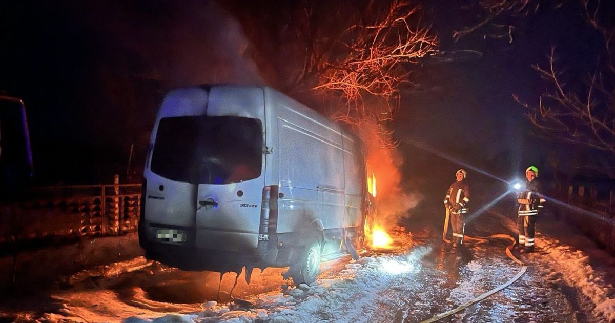 У селі на Переяславщині загорівся вантажний мікроавтобус