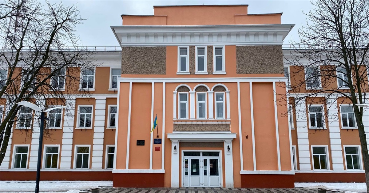 Вдруге за тиждень у Чернігові "мінують" школи і зривають навчальний процес