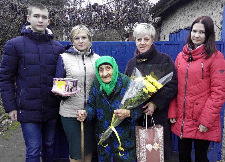 Лідію Березку з Чунишиного вітали із поважним ювілеєм 