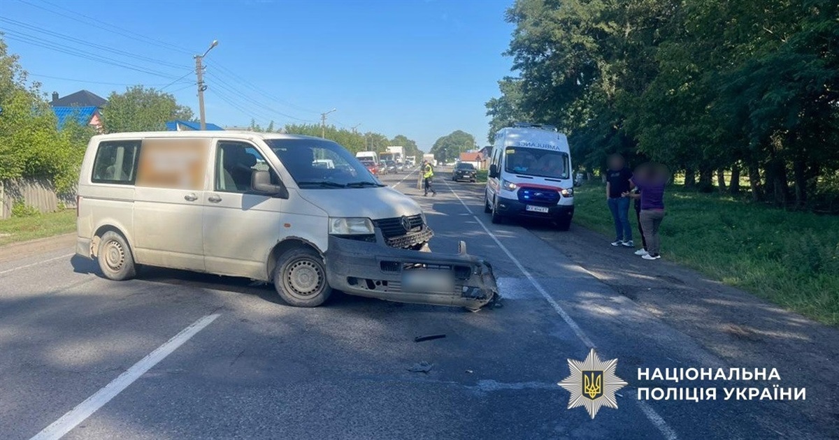 В Дубівцях автомобіль зіткнувся з мотоциклом