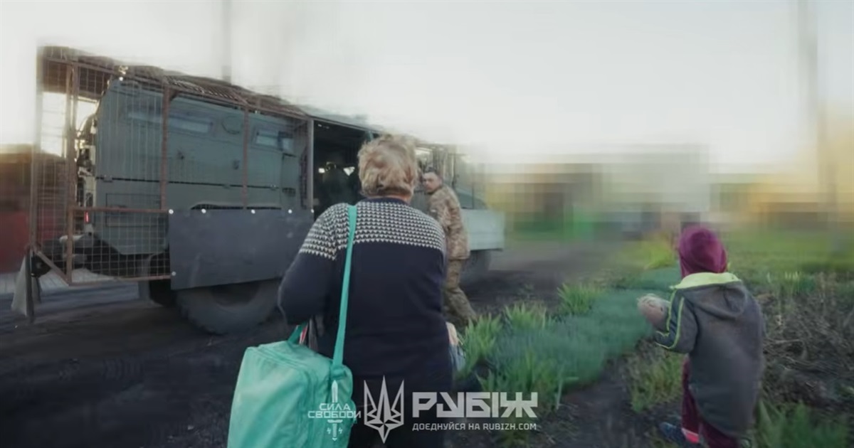 З Добропілля вдруге врятували двох дітей. Їхніх батьків просто посеред вулиці вбив російський дрон