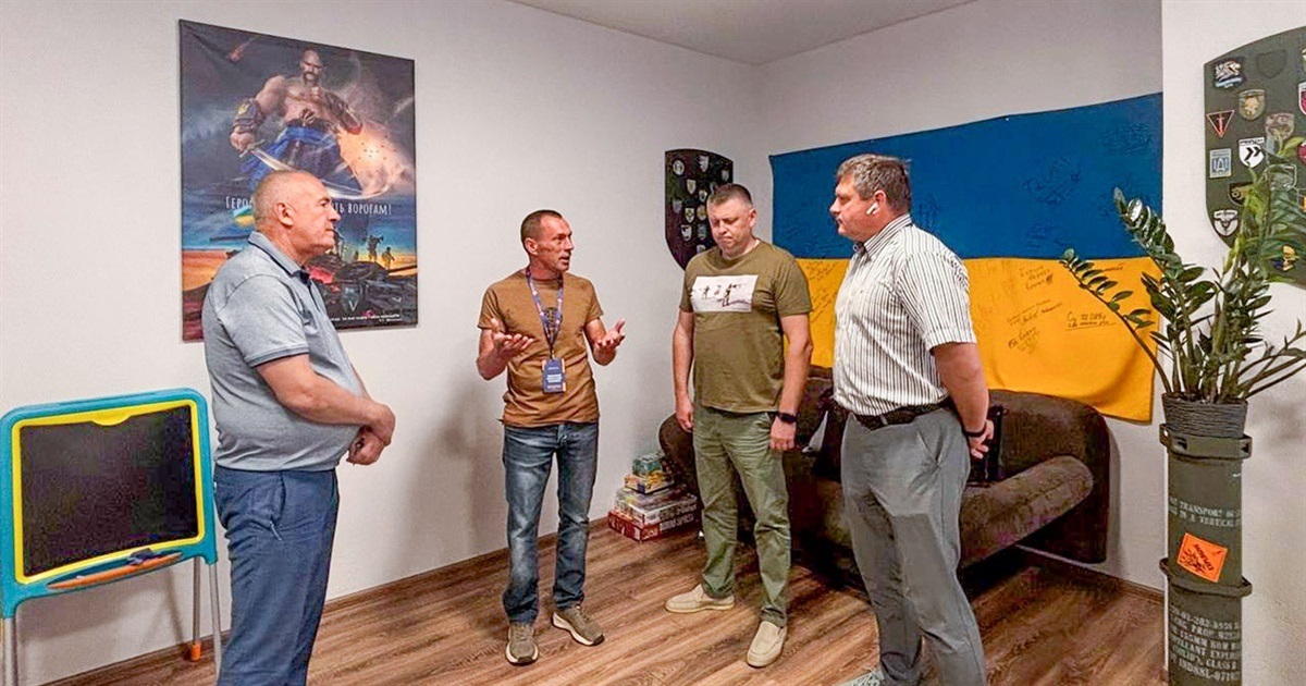 Гранти й підтримка захисників: Ветеранський простір у Кагарлику відвідали гості з області