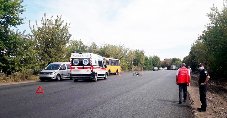 Поліцейські встановлюють обставини ДТП, в якій загинув велосипедист