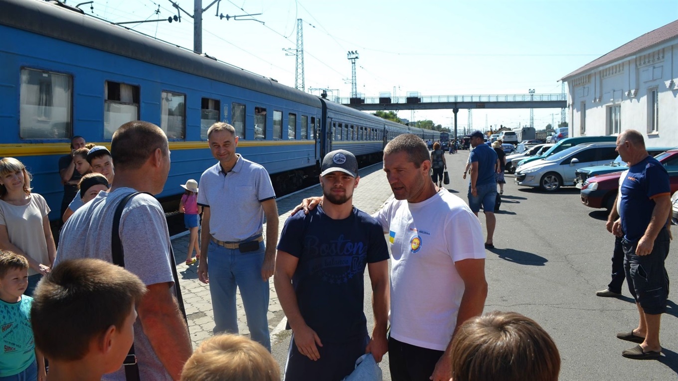 Из Рима - в родную Волноваху: как встречали чемпиона Александра Грушина