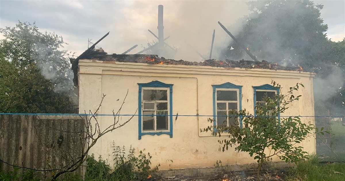 Спалив будинок співмешканки та заховався у кущах: на Житомирщині затримали палія