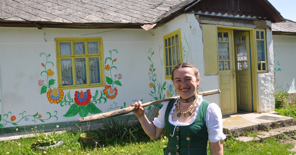 Чортків’янка, що волею долі стала босирянкою, у родинному чоловіковому селі створила етносадибу