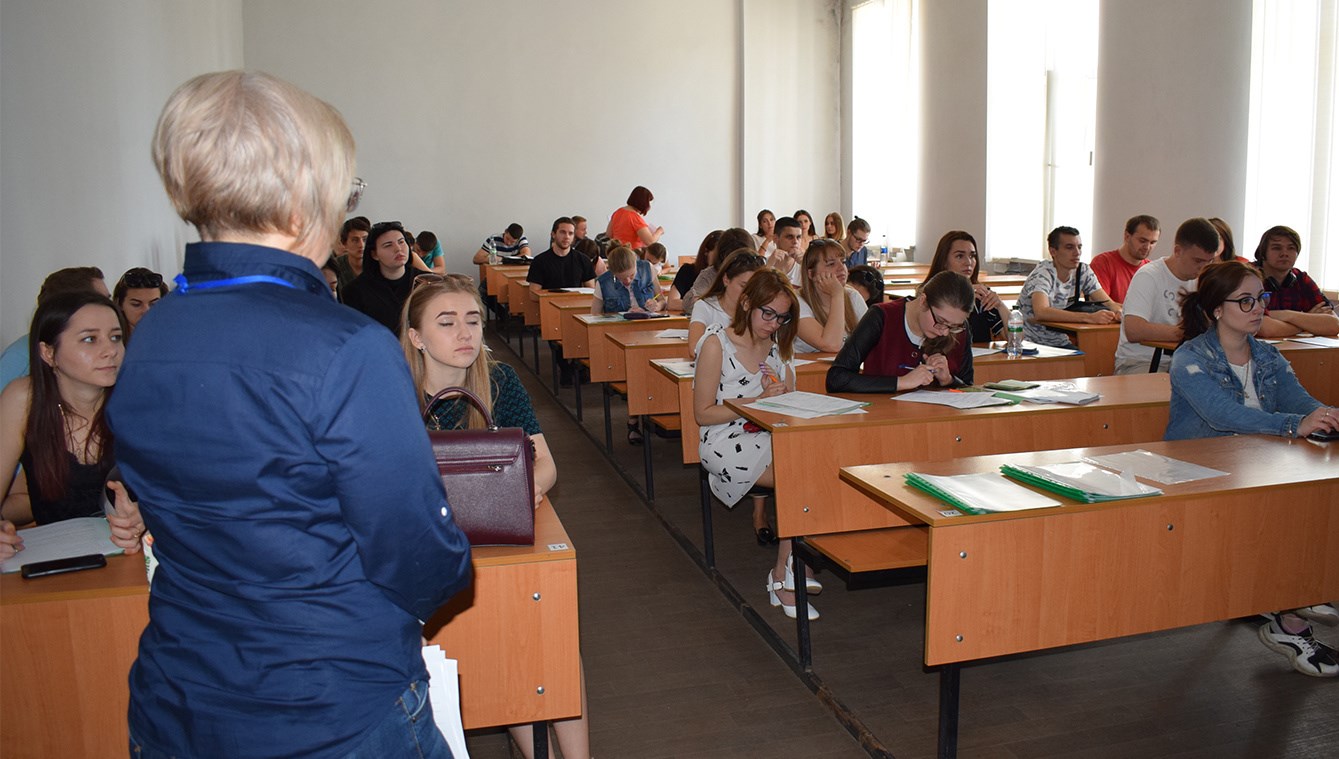 Працевлаштуватися без досвіду роботи допоможе міський центр зайнятості