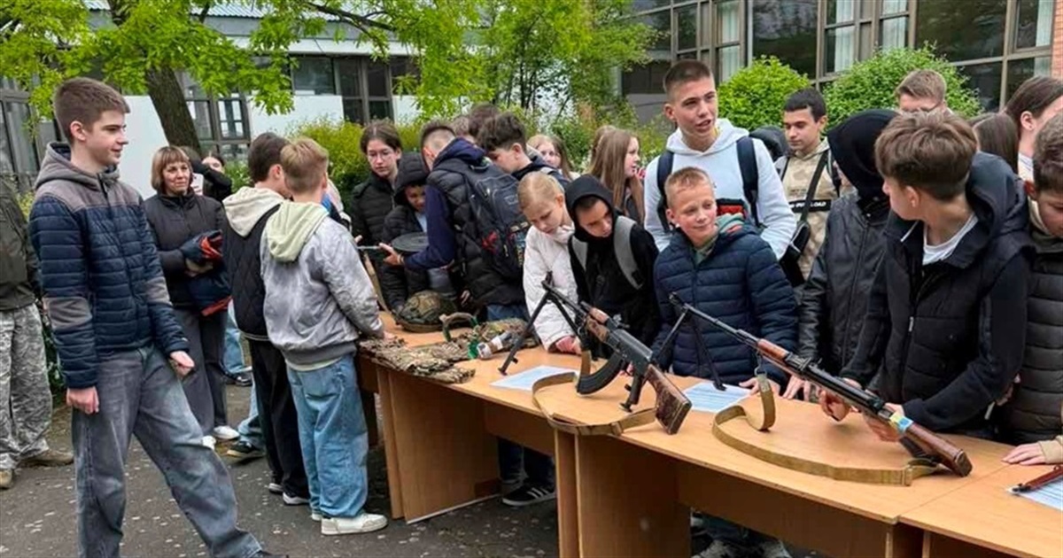 Тиждень Героїв у Старокостянтинівському НВК: пам’ятаємо, дякуємо, надихаємось